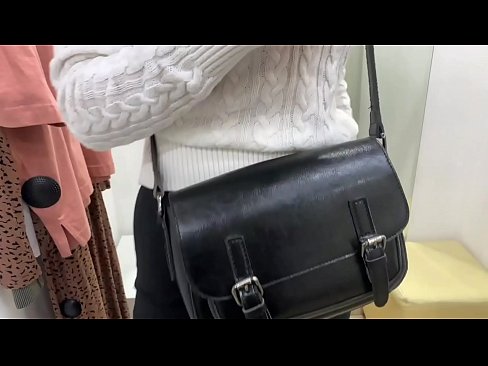 ❤️ فٹنگ روم میں ڈلڈو کے ساتھ نوجوان کتیا فیرل بیری کی عوامی مشت زنی فحش میں ur.pornpk.ru ❌️